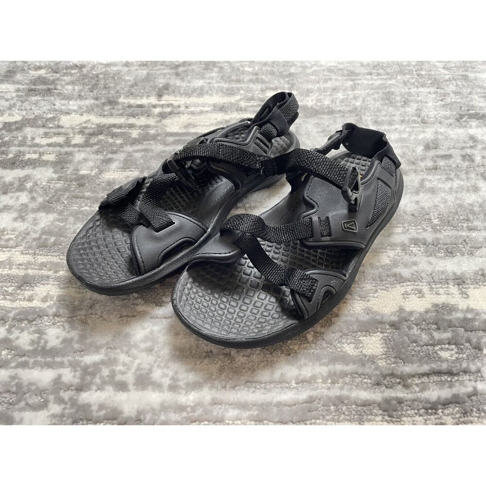KEEN Maupin Women's Size 7 Black Slip Ons Trail Walking Hiking Sandals Shoe
